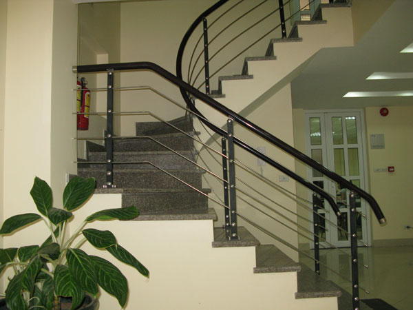 CẦU THANG KÍNH 05